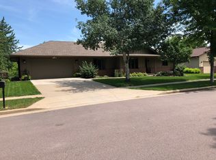 4504 S Southridge Dr, Sioux Falls, SD 57105