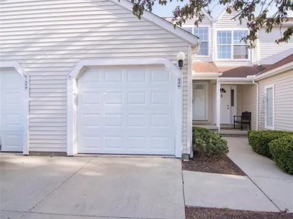 80 Canter Ln #80, Northfield, OH 44067