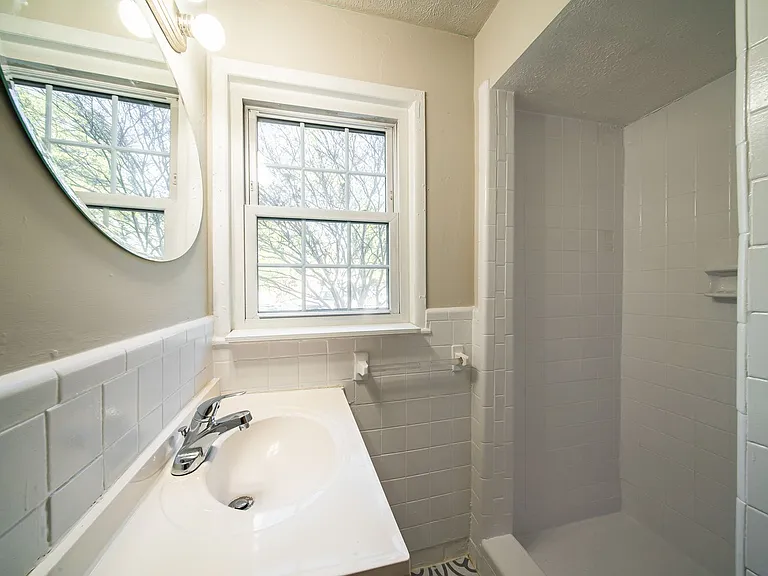 2333 Bruce Ave — Photo 8