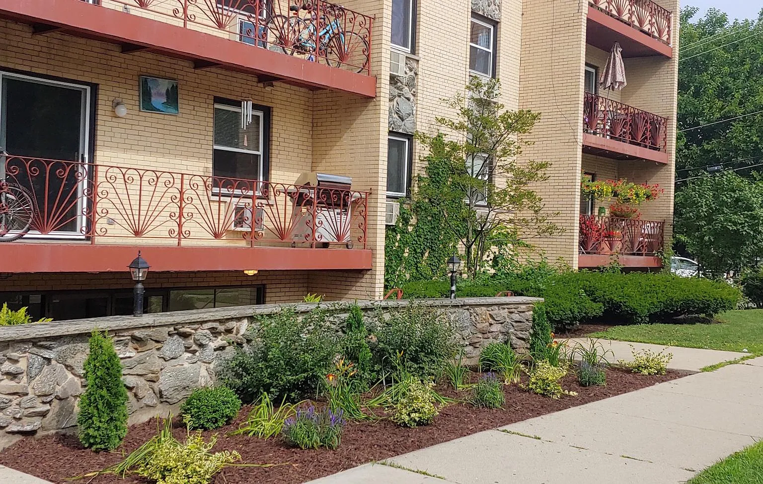 2 bed, 950 sqft, $1,950 — Photo 1