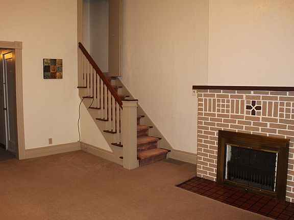 3rd image of 133 E Dubois Ave