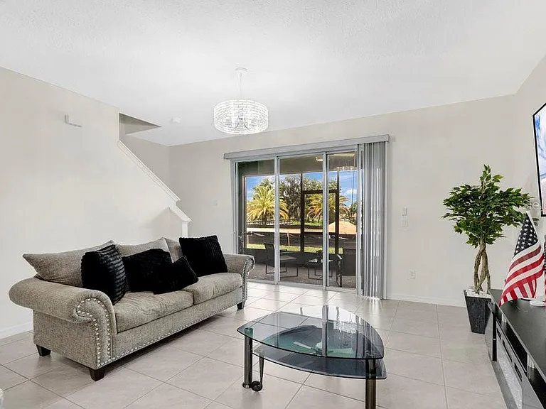 1149 Blue Jay Dr — Photo 2