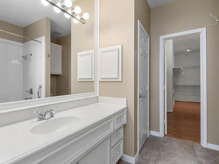 707 W Heights Hollow Ln — Photo 13
