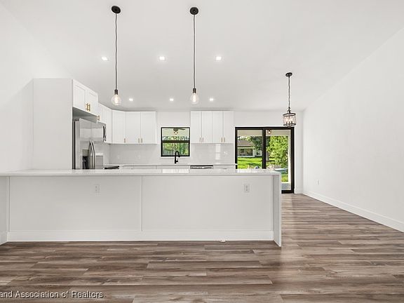 5th image of 111 Blue Moon Ave