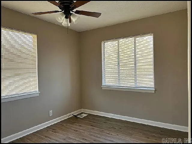 40 Barbara Dr — Photo 11
