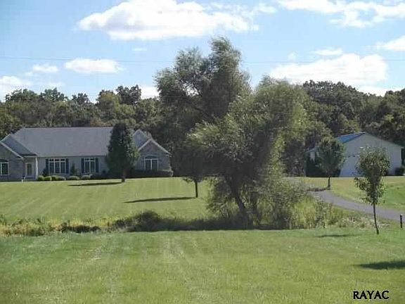 2nd image of 445 Glenwood Dr