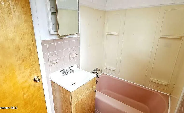 942 E Elm St #2 — Photo 6