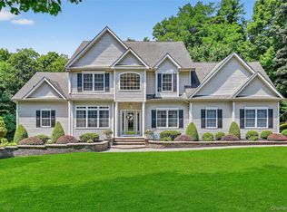 11 Arrowhead Ct, Newburgh, NY 12550