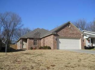 413 N 16th St, Van Buren, AR 72956