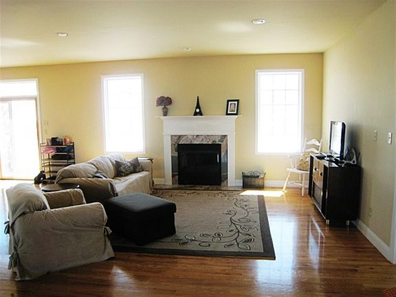 4th image of 2818 Dover Dr