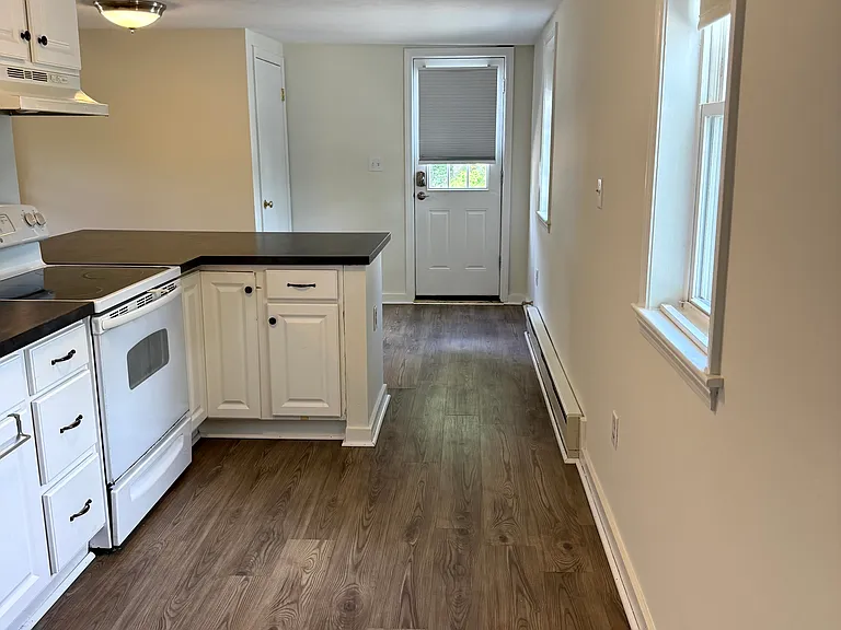 3 Mayhew St #2 — Photo 4