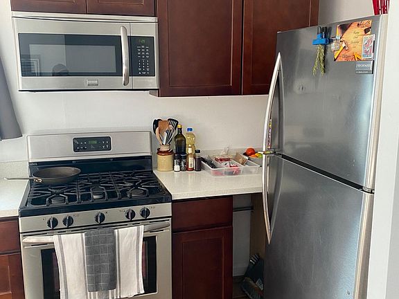 2nd image of 5908 Alameda Ave #5908