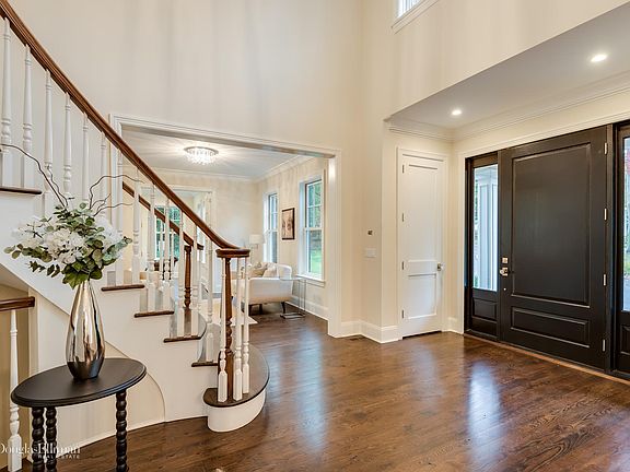 4th image of 50 Rolling Hill Ln