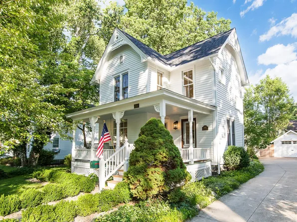 238 Harrison St, Chelsea, MI 48118