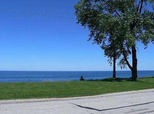 7230 Lakeshore Dr, Racine, WI 53402