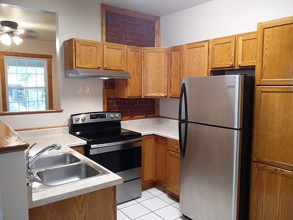 4th image of 1143 Woodlawn Ave