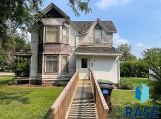 113 E Garfield St, Inwood, IA 51240