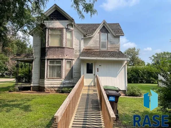 113 E Garfield St, Inwood, IA 51240
