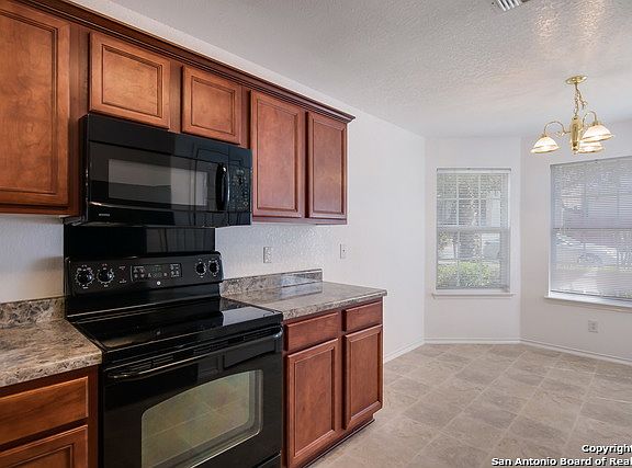 5th image of 7143 Hallie Cir