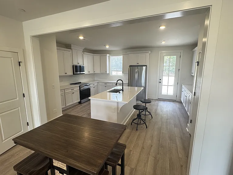 120 Nearwater Pl — Photo 3