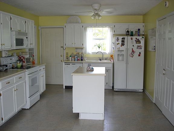 Large Kitchen Area