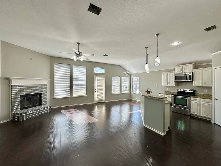 6920 Misty Meadow Ln — Photo 2