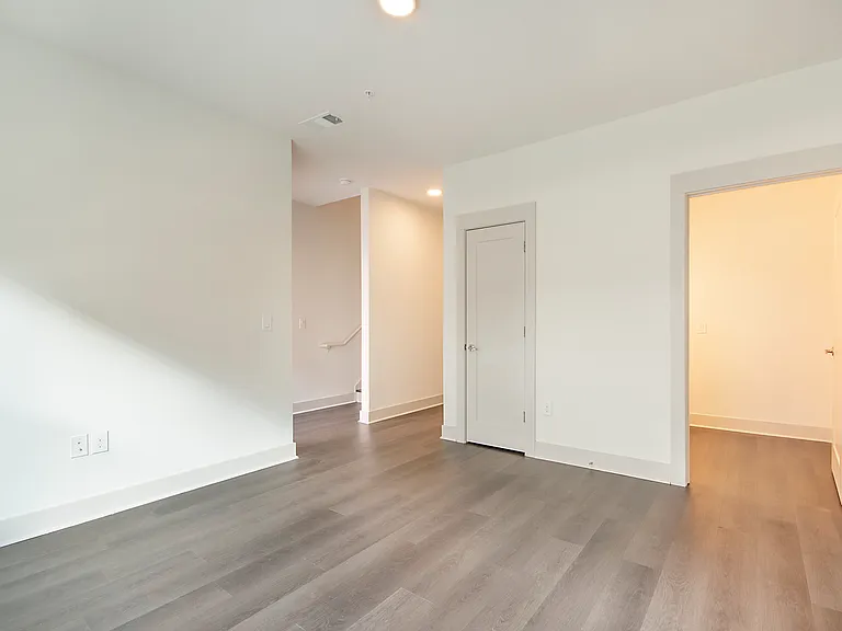 5613 Belmont Ave #TOWNHOUSE — Photo 7