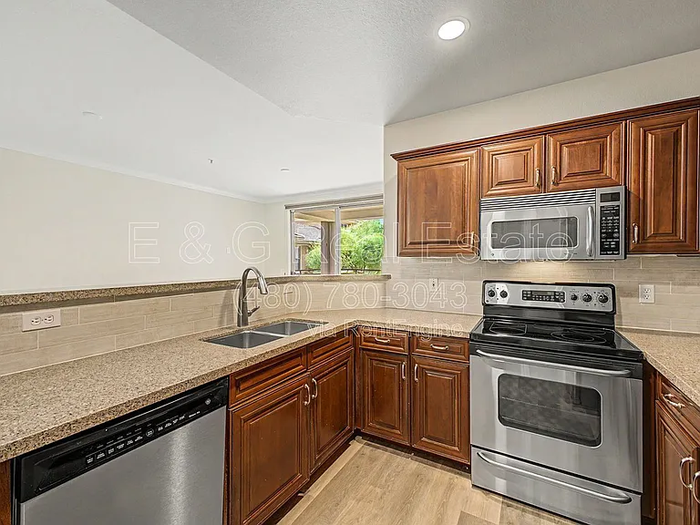 20100 N 78th Pl #2210 — Photo 7
