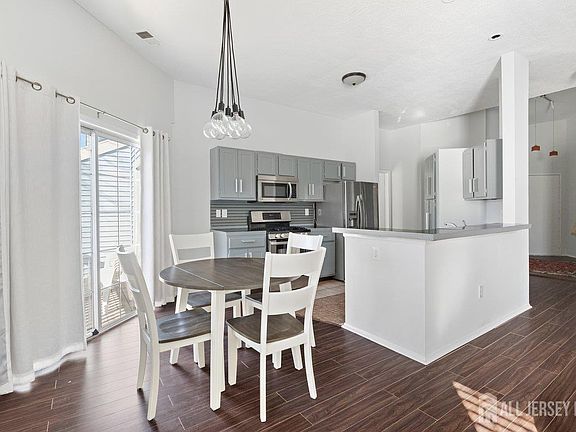 4th image of 5033 Beech Ct