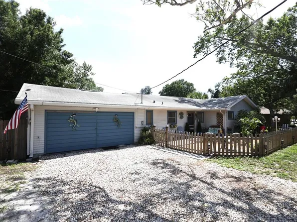 915 Dempsey St, Clearwater, FL 33756