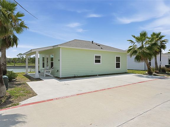 3rd image of 192 Oasis Cir