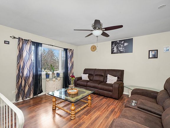 4th image of 4838 Monterey Dr