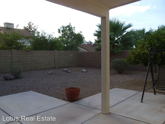 3rd image of 260 S Pineview Pl