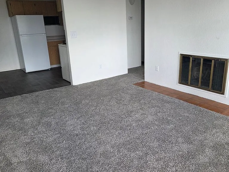 Sterling Pointe Apartments — Photo 28