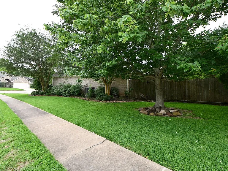 1947 Mayweather Ln — Photo 13
