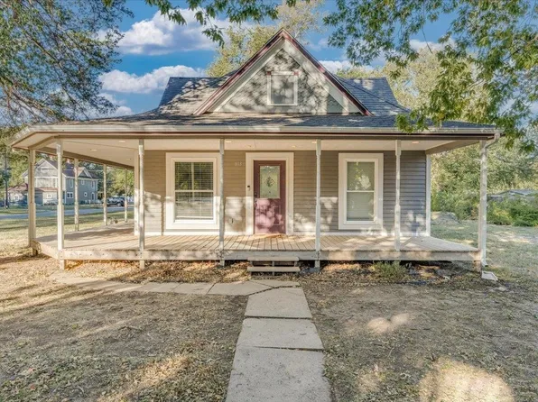 803 N Linden St, Belle Plaine, KS 67013