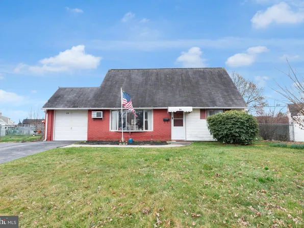 84 Cobalt Ridge Dr N, Levittown, PA 19057