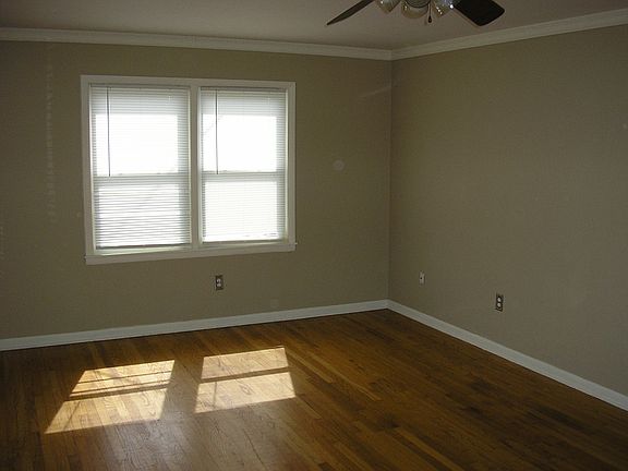2nd image of 909 Cabell Dr APT A