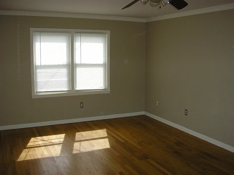 909 Cabell Dr #A — Photo 2