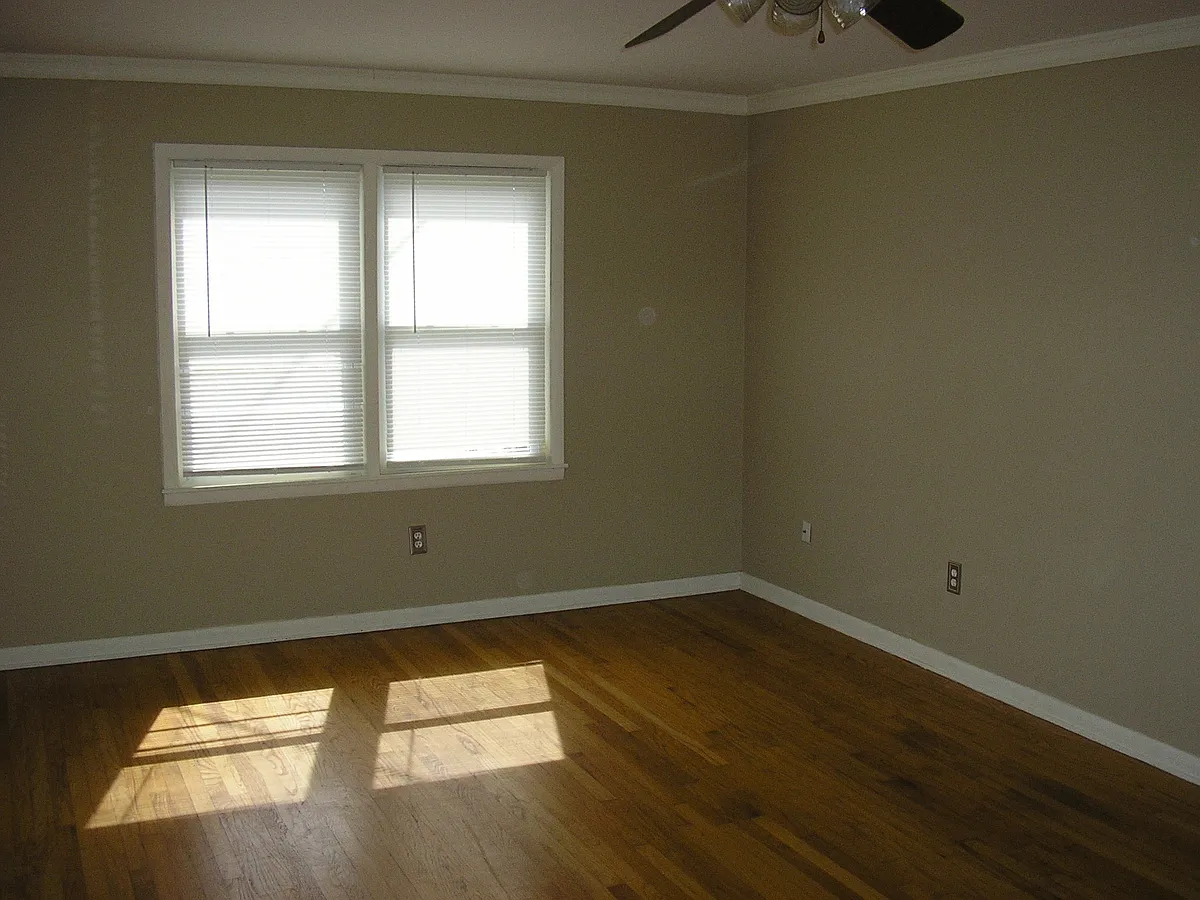 Building Photo - 909 Cabell Dr #A