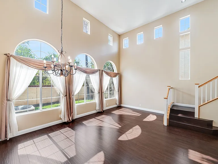 11761 Fricker Ave — Photo 4