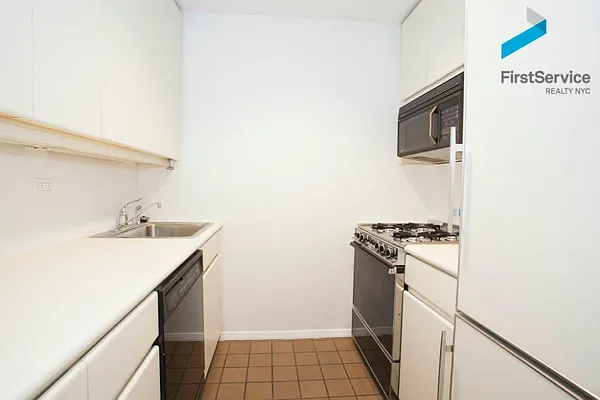 Sold by FirstService Realty (legacy) | media 20