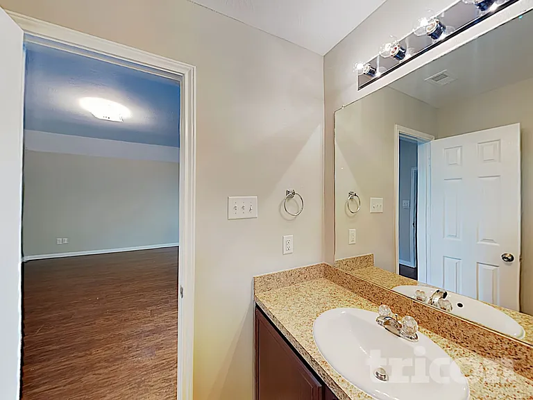 21427 Wilona Way — Photo 7