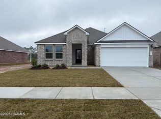 357 Crowne Parc Dr, Opelousas, LA 70570