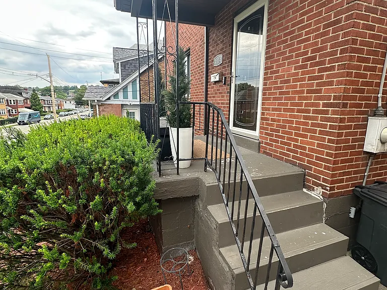 4104 Murray Ave — Photo 3