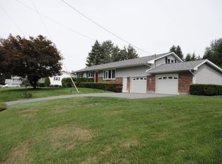 33 Dino Dr, Ballston Lake, NY 12019