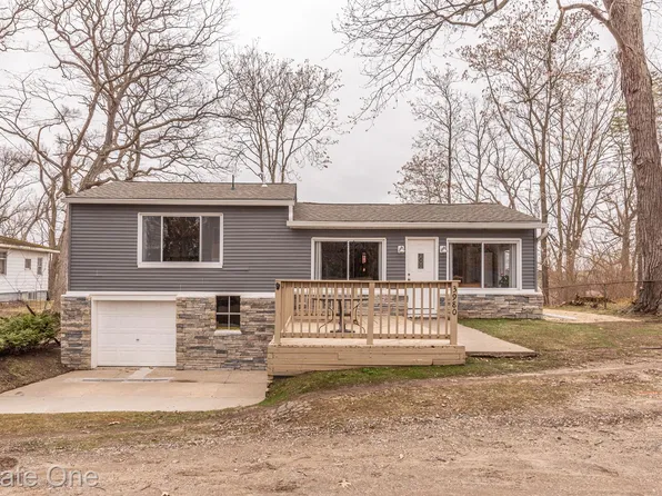 3980 Ben Hur Dr, Brighton, MI 48114