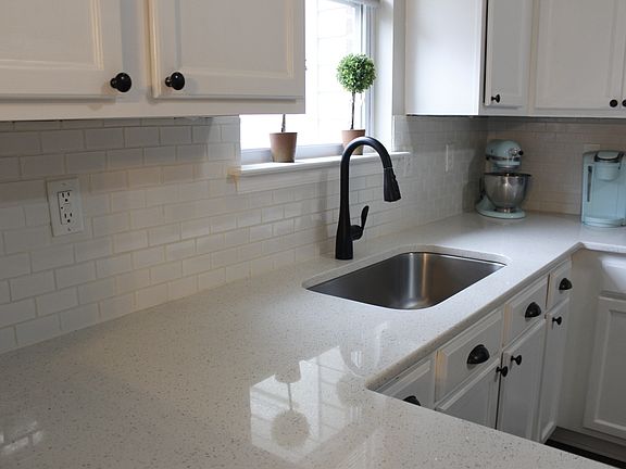 5th image of 311 Holyoke Ln