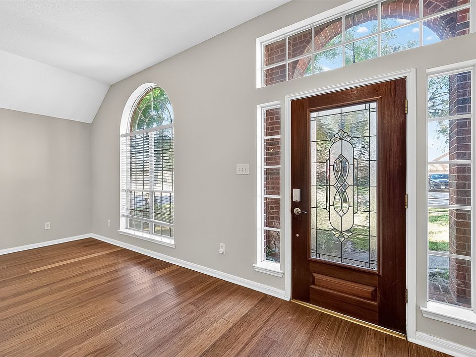 1st image of 16431 Redcrest Dr #16431