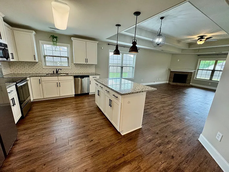 20532 Troy Ln — Photo 3